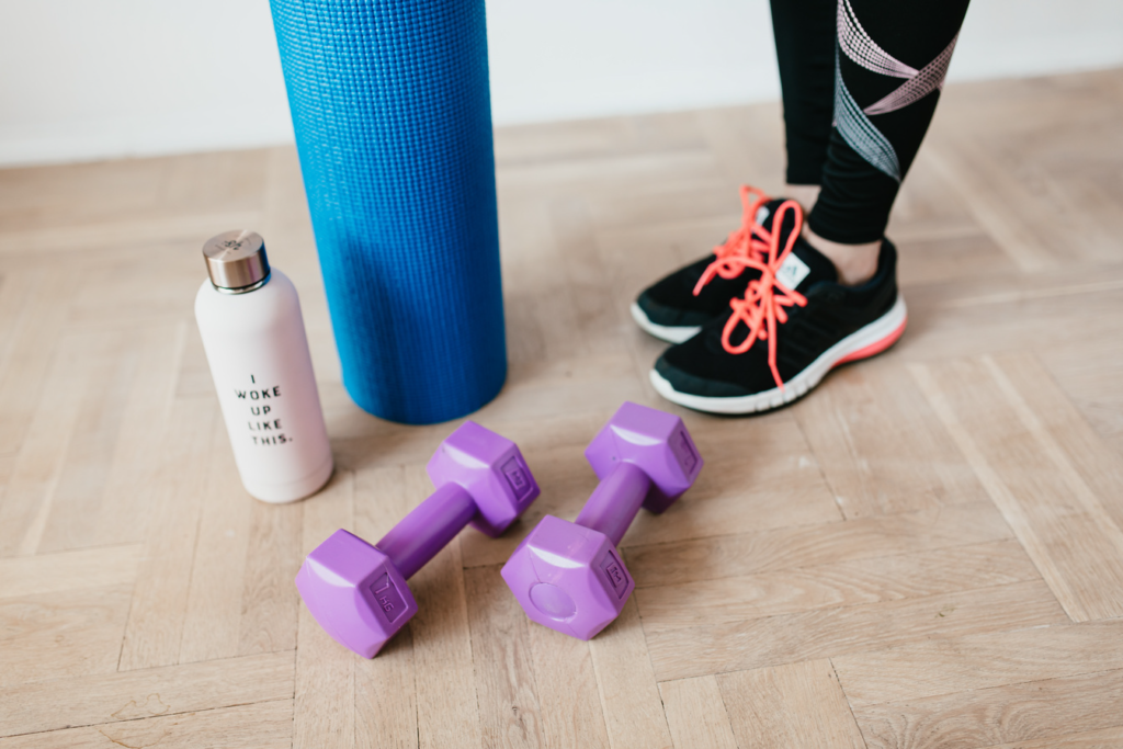 Community amenities at E Street Flats

image of yoga mat, person standing with tennis shoes, and dumbbells